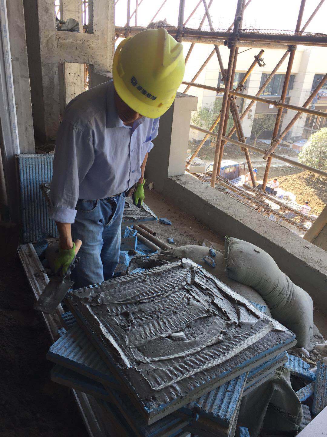 屋面保溫隔聲磚，工地鋪貼實例展示